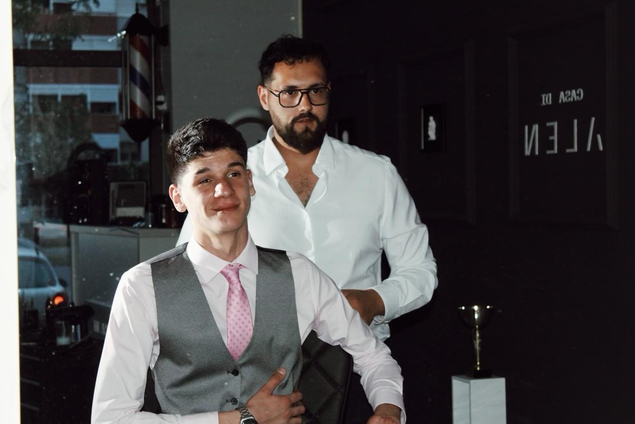 Alen with a client at Casa di Alen